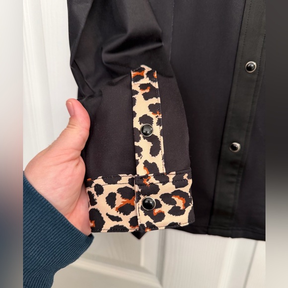 🐆Leopard Print Rodeo Shirt - Picture 2 of 8